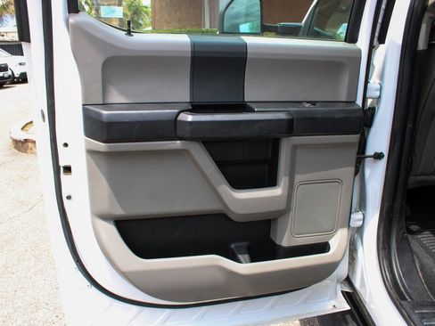 Used 2017 Ford F550 2WD Crew Cab Super Duty image 28