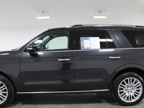 Used 2024 Ford Expedition Limited image 6