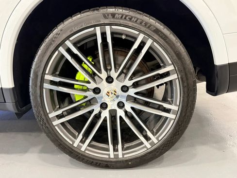 Used 2017 Porsche Cayenne S Platinum w/ Premium Package Plus (Pjy) AWD/4WD image 39