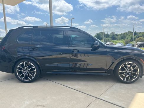 Used 2024 BMW X7 xDrive40i w/ M Sport Package AWD/4WD image 12