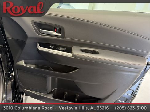 Used 2026 Toyota Sienna Platinum AWD/4WD image 12