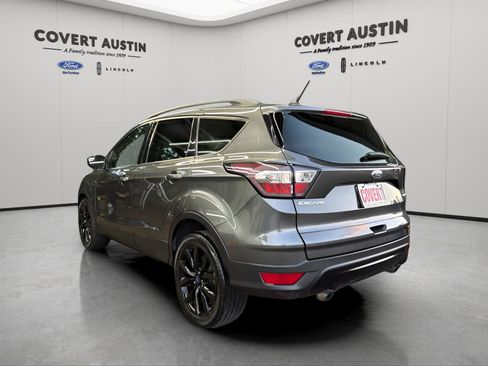 Used 2018 Ford Escape SE w/ SE Sport Appearance Package image 3