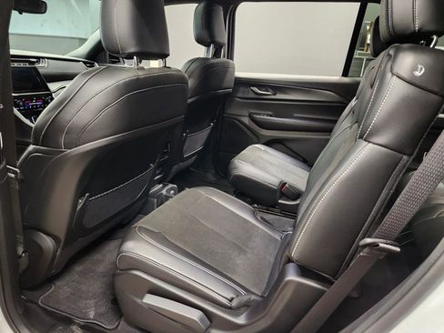 New 2025 Jeep Grand Cherokee L Altitude image 15