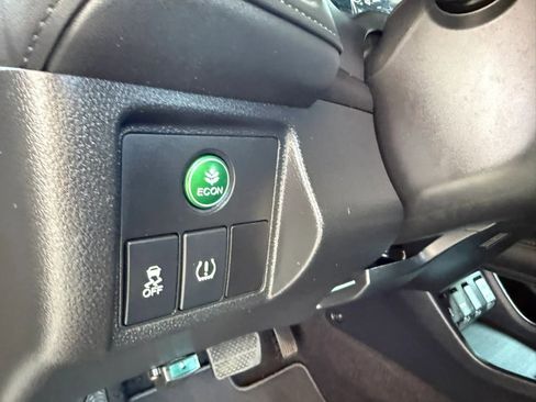 Used 2017 Honda HR-V EX image 37