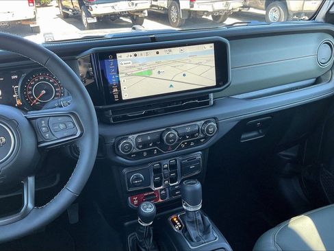 New 2025 Jeep Gladiator Mojave image 8