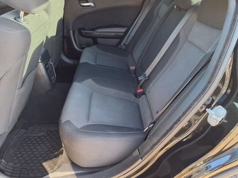 Used 2022 Dodge Charger SXT w/ Blacktop Package image 10