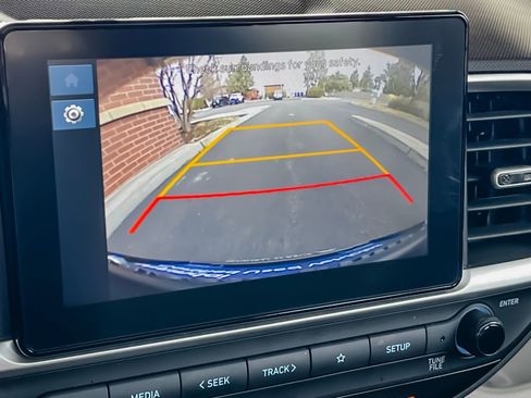 Certified 2025 Hyundai Venue SEL image 26