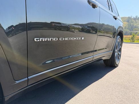Used 2022 Jeep Grand Cherokee L Overland AWD/4WD image 36