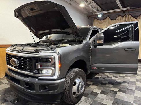 Used 2025 Ford F350 Platinum w/ FX4 Off-Road Package AWD/4WD image 11