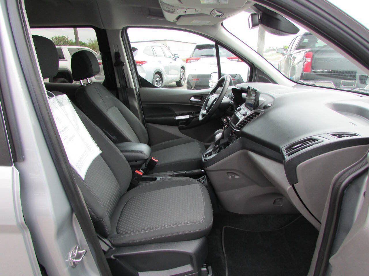 Used 2023 Ford Transit Connect XLT FWD image 15