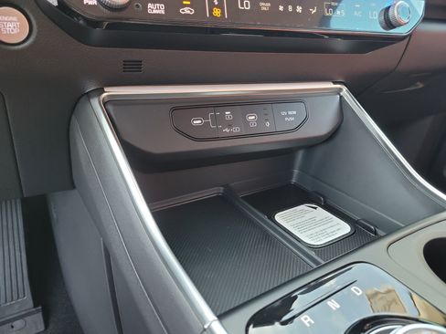 New 2027 Kia Carnival SX w/ Dark Edition Package FWD image 23