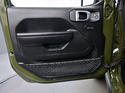 Used 2021 Jeep Wrangler Unlimited Sport AWD/4WD image 9