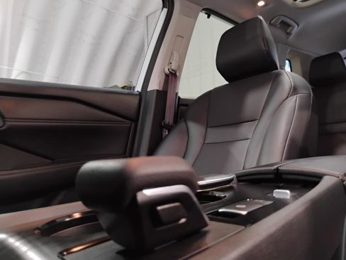 Used 2025 Nissan Rogue SV w/ SV Premium Package image 49