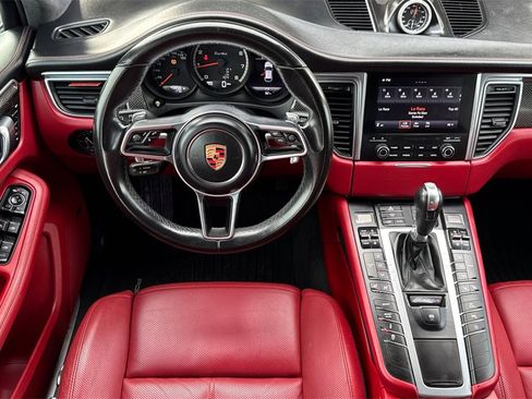 Used 2017 Porsche Macan Turbo image 13