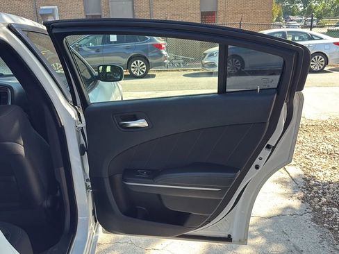 Used 2019 Dodge Charger SXT RWD image 20