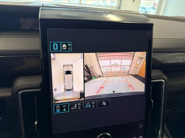 Used 2025 GMC Yukon Elevation w/ LPO, Elevation Black Package AWD/4WD image 3