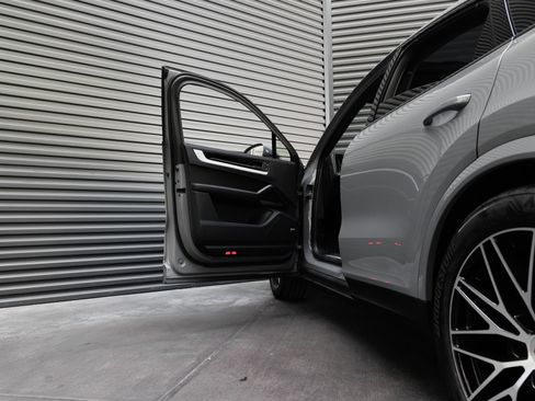 Certified 2026 Porsche Cayenne Coupe AWD/4WD image 13