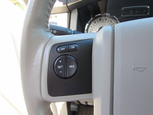 Used 2013 Ford Expedition EL XLT RWD image 15