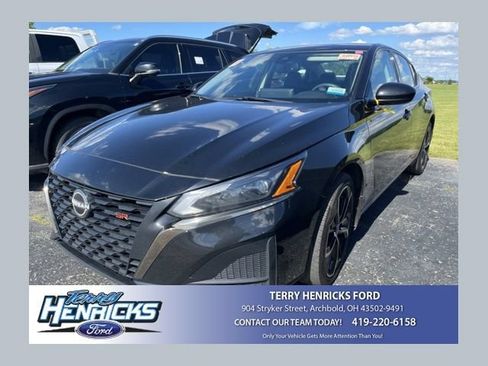 Used 2023 Nissan Altima 2.5 SR AWD/4WD image 1