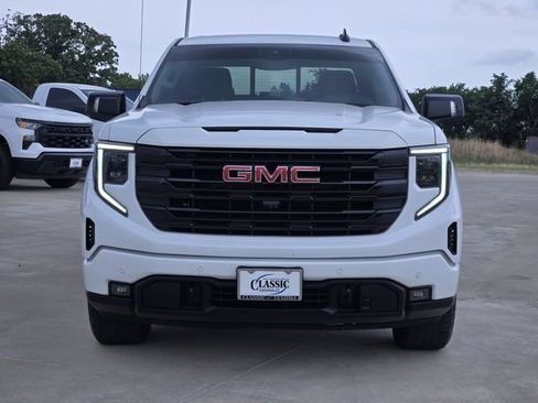 Used 2024 GMC Sierra 1500 Elevation w/ Elevation Premium Package AWD/4WD image 3
