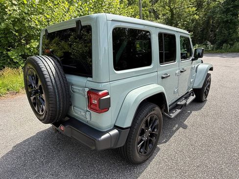 Used 2024 Jeep Wrangler Unlimited Sahara w/ Technology Group AWD/4WD image 6