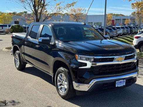 Used 2023 Chevrolet Silverado 1500 LT image 3