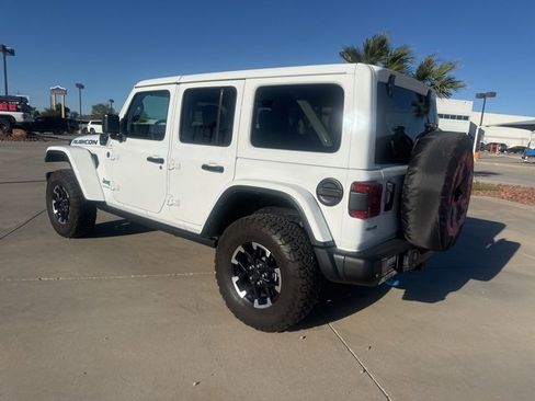 Used 2024 Jeep Wrangler Unlimited Rubicon 4xe image 3