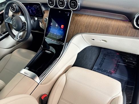 Certified 2025 Mercedes-Benz GLC 300 image 27