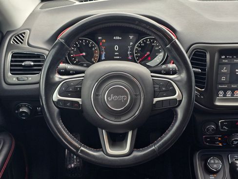 Used 2018 Jeep Compass Trailhawk w/ Leather Interior Group AWD/4WD image 13