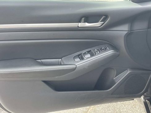 Used 2022 Nissan Altima 2.5 SV image 14