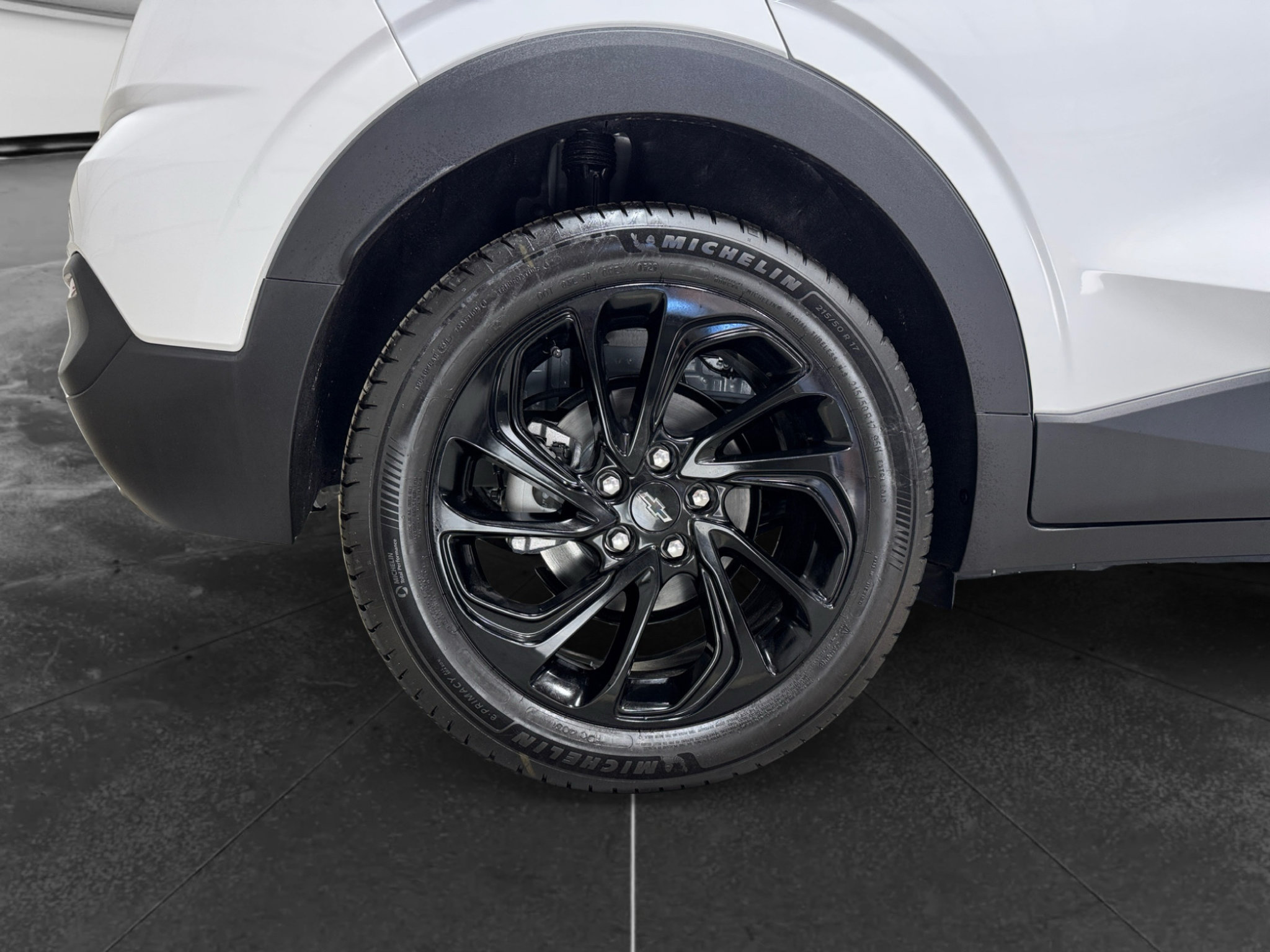 Used 2027 Chevrolet Bolt RS FWD image 35