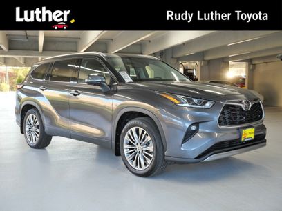 Used 2024 Toyota Highlander Platinum