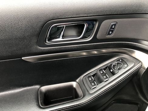 Used 2017 Ford Explorer 4WD Police Interceptor image 18