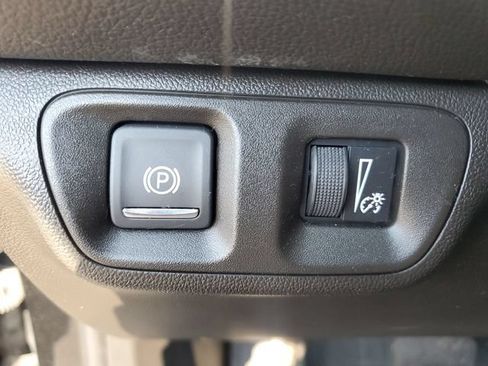 Certified 2023 GMC Acadia SLE w/ Driver Convenience Package FWD image 17