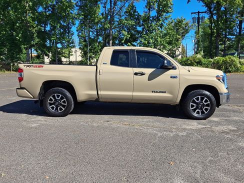 Used 2018 Toyota Tundra SR5 w/ TRD Off Road Package AWD/4WD image 8