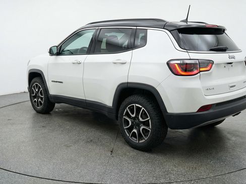 Used 2025 Jeep Compass Trailhawk AWD/4WD image 6