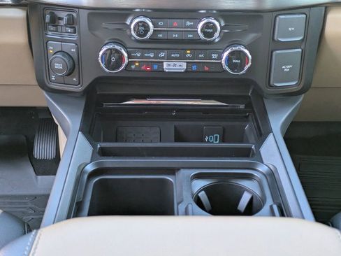 New 2026 Ford F250 Lariat w/ Black Appearance Package image 25