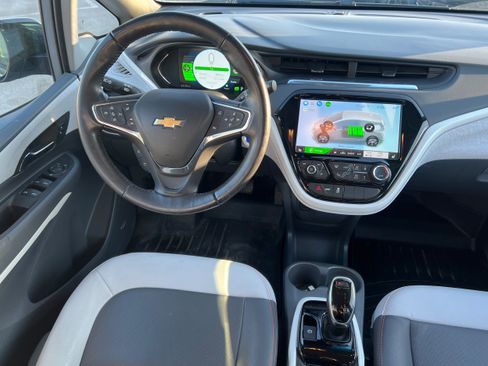 Used 2019 Chevrolet Bolt Premier w/ Infotainment Package image 16