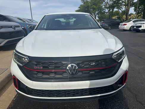 Used 2024 Volkswagen Jetta GLI 40th Anniversary Edition FWD image 9