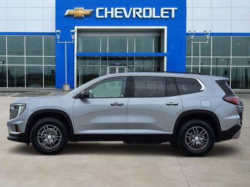 Used 2025 GMC Acadia Elevation image 3