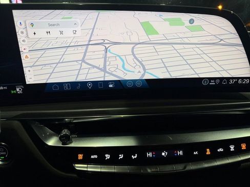 Used 2024 Cadillac Lyriq Tech image 33