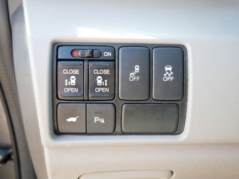 Used 2012 Honda Odyssey Touring image 16