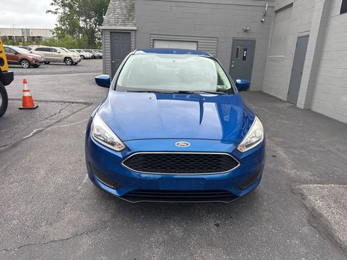 Used 2018 Ford Focus SE FWD image 2