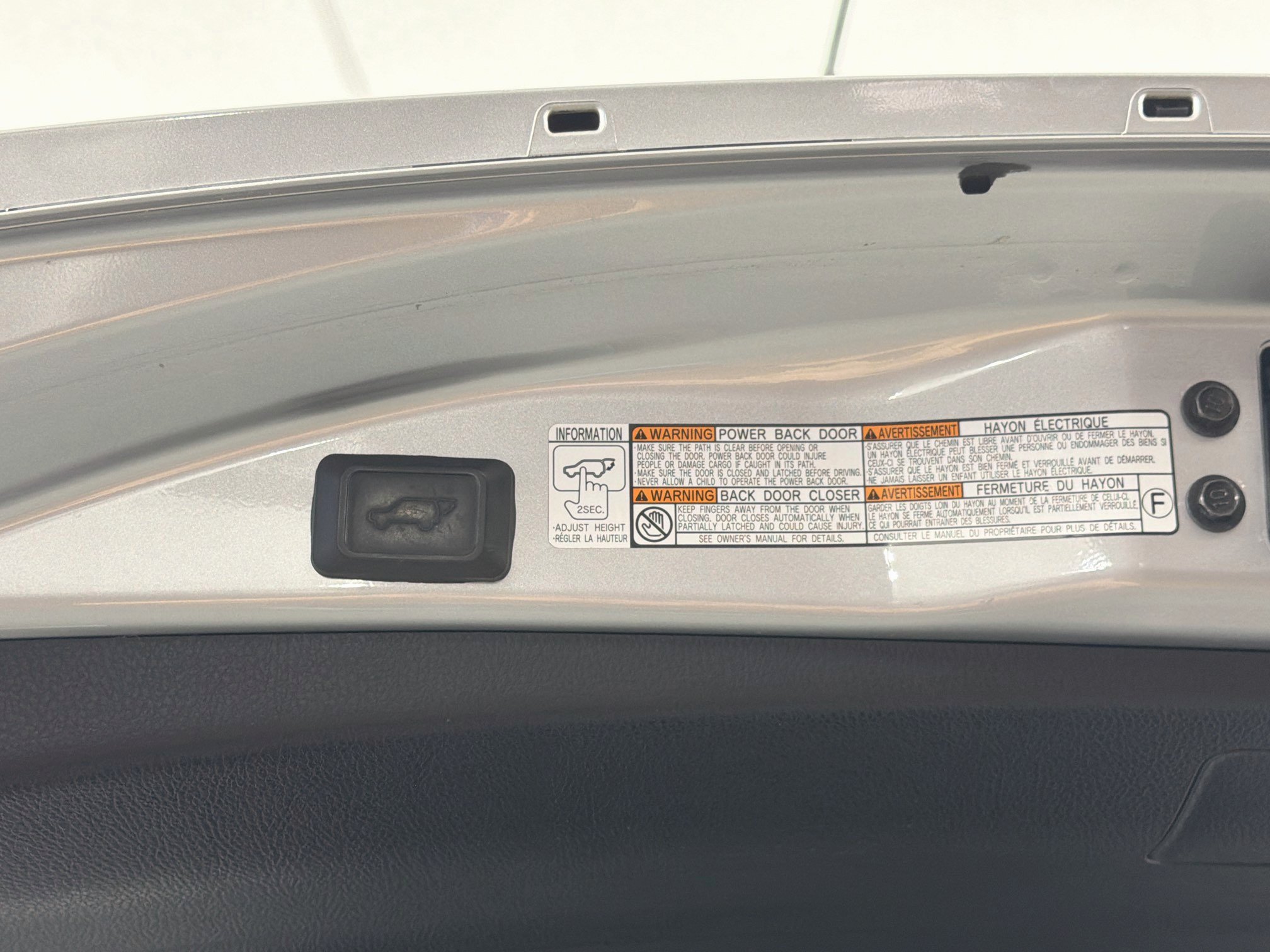 Used 2018 Toyota RAV4 SE w/ Power Extra Value Package AWD/4WD image 29