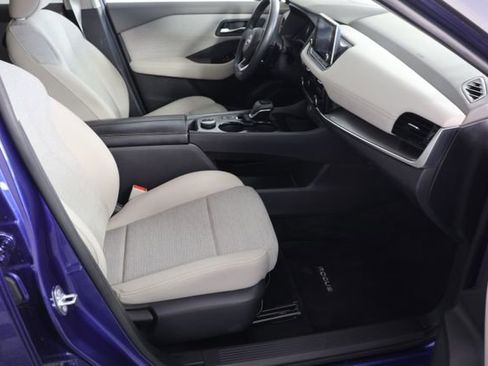 Used 2022 Nissan Rogue SV image 23