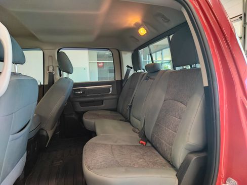 Used 2018 RAM 1500 SLT AWD/4WD image 10