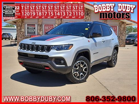 Used 2025 Jeep Compass Trailhawk AWD/4WD image 1