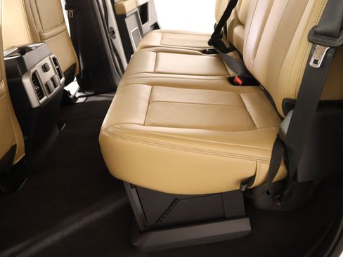 Used 2022 Ford F250 Lariat w/ Chrome Package image 13