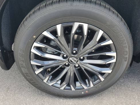 New 2025 Nissan Rogue Platinum w/ Platinum Premium Package image 8