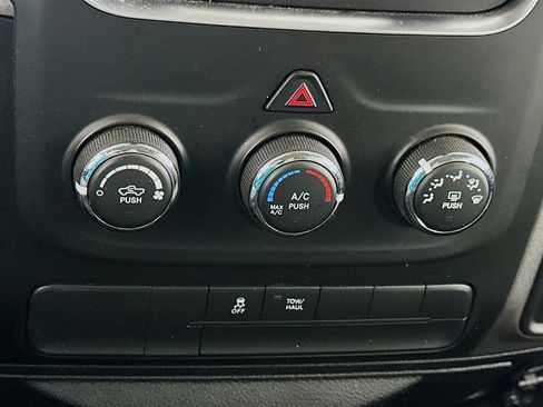 Used 2018 RAM 1500 Express image 23